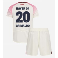 Otroški Nogometni dresi Bayer Leverkusen Alejandro Grimaldo #20 Gostujoči 2025-26 Kratek Rokav (+ Kratke hlače)